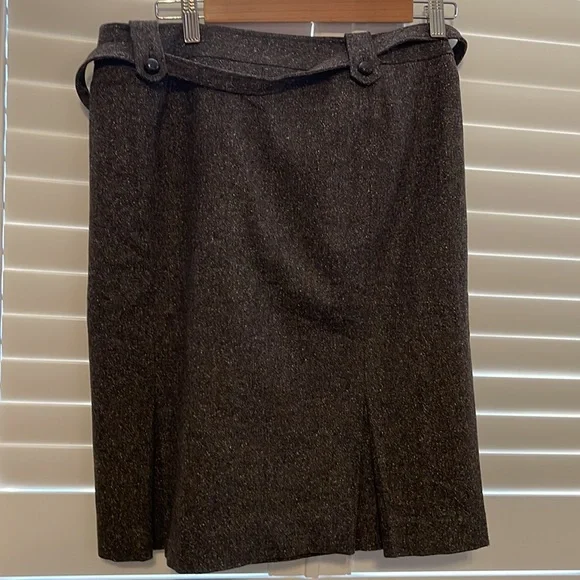 Ann Taylor belted skirt with double pleats in back VGUC - Picture 2 of 8